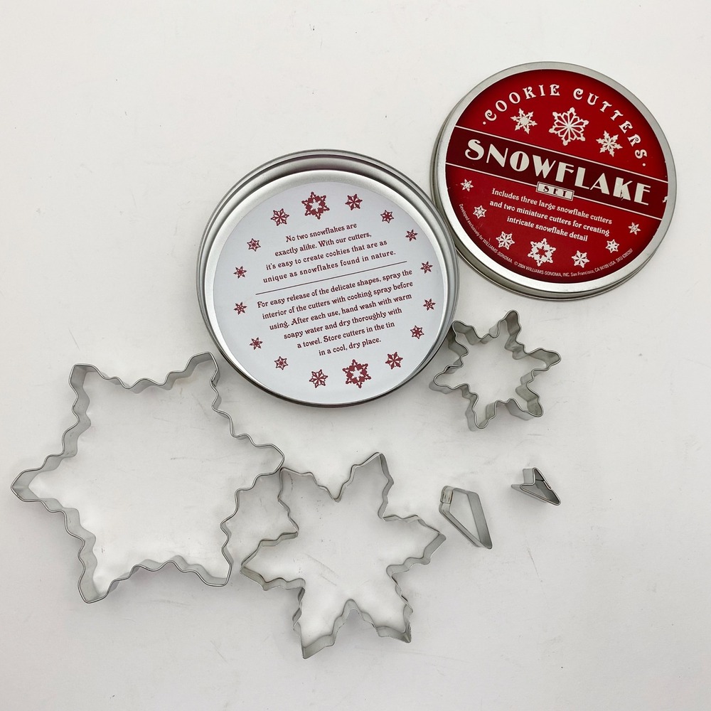 Williams Sonoma Snowflake 5 Piece Stainless Steel Cookie Cutter Set Tin New